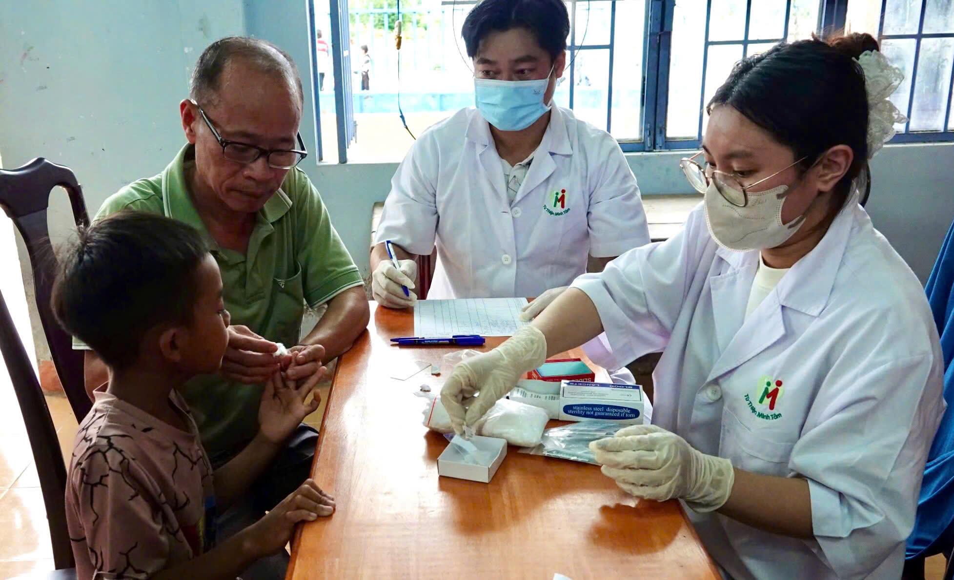 Điều tra điểm lan truyền bệnh sốt rét tại khu vực Bác Ái